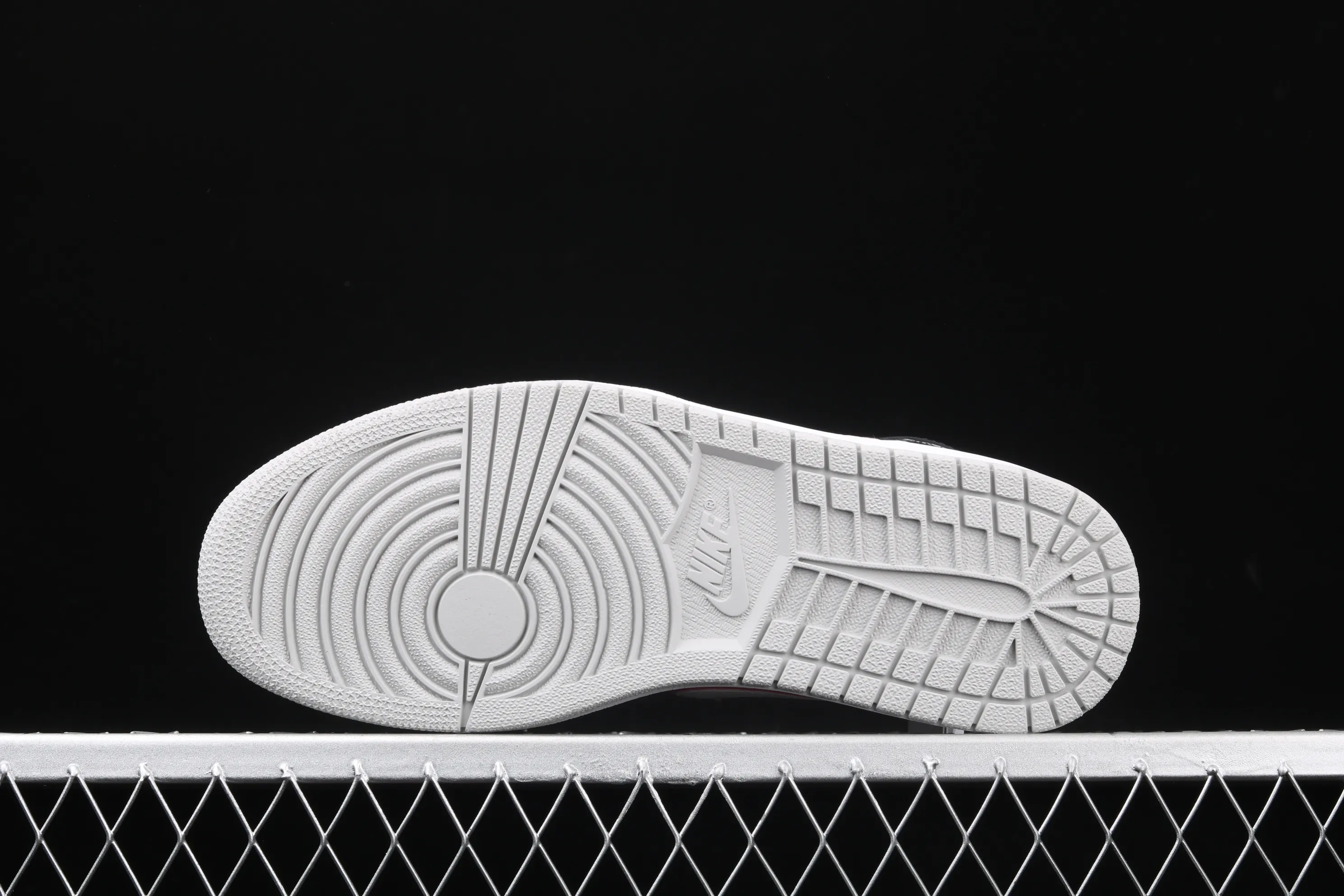 All categories Air Jordan Jordan series basketball shoes Air Jordan 1 Mid Air Jordan 1 Mid AJ1 Joe 1 Zhongbang black cement color 554724-060